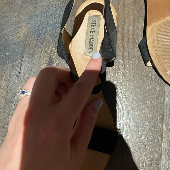 Steve Madden Black Sandals w/ Block Heel - Picture 3 of 3
